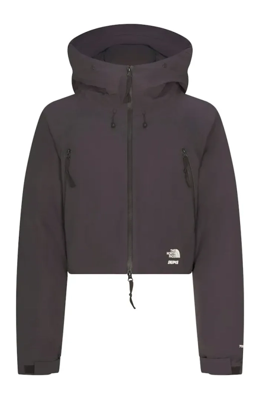 skims-x-the-north-face-damska-ocieplana-kurtka-typu-shell-phoenix-front.webp