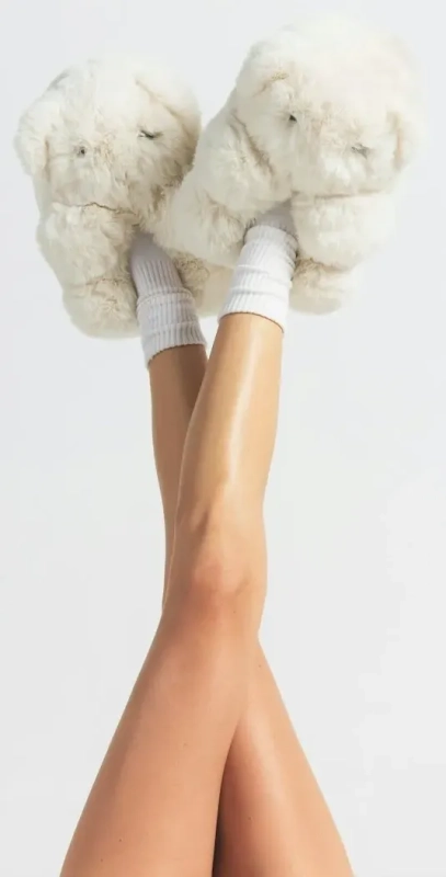 skims-teddy-bear-slipper-white-model.webp