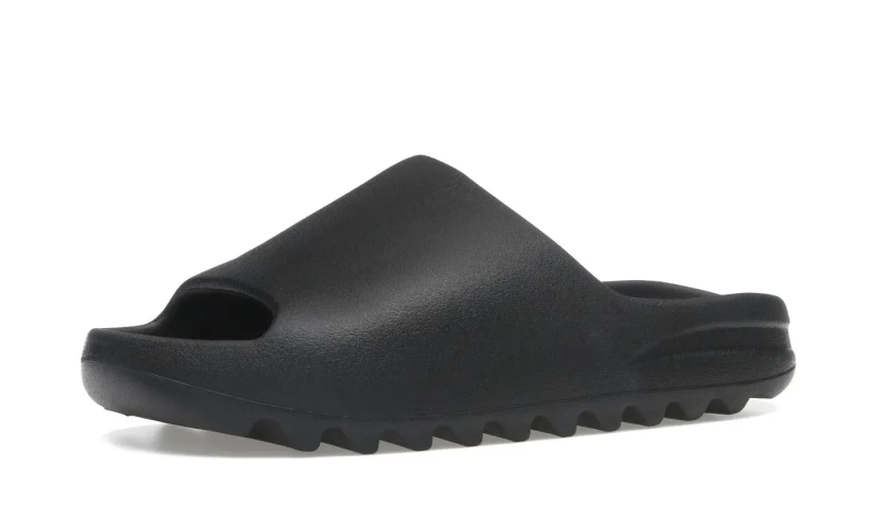 yeezy-yzy-ys-01-black-front.webp