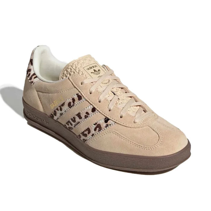 adidas-gazelle-indoor-leopard-crystal-sand-front.webp