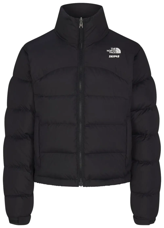skims-x-the-north-face-kurtka-2000-retro-nuptse-onyx.webp